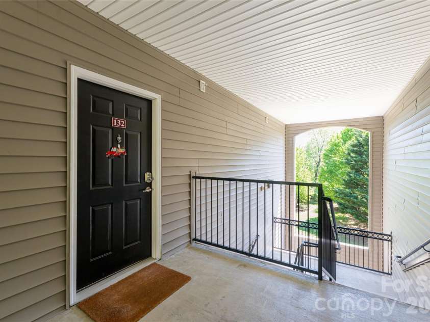 132 Appeldoorn Circle, Asheville, NC 28803.  MLS# CAR4368691, YatesRealty ID 23393. 