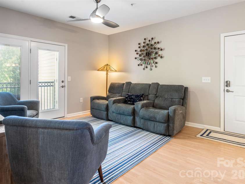 132 Appeldoorn Circle, Asheville, NC 28803.  MLS# CAR4368691, YatesRealty ID 23393. 