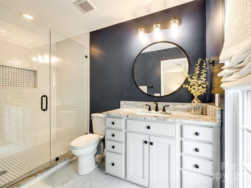 815 Granby Drive, Fort Mill, SC 29708.  MLS# CAR4266029, YatesRealty ID 23394. Bathroom 2
