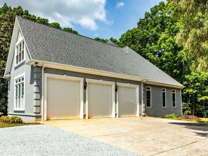 1720 Mills Harris Road, Wingate, NC 28174.  MLS# CAR4254927, YatesRealty ID 23395. 3 Car Garage
