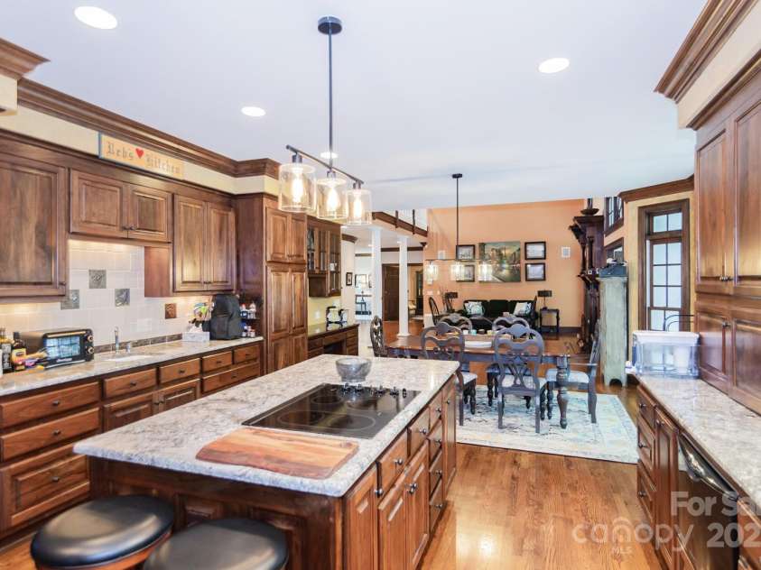 1720 Mills Harris Road, Wingate, NC 28174.  MLS# CAR4254927, YatesRealty ID 23395. Open Kitchen