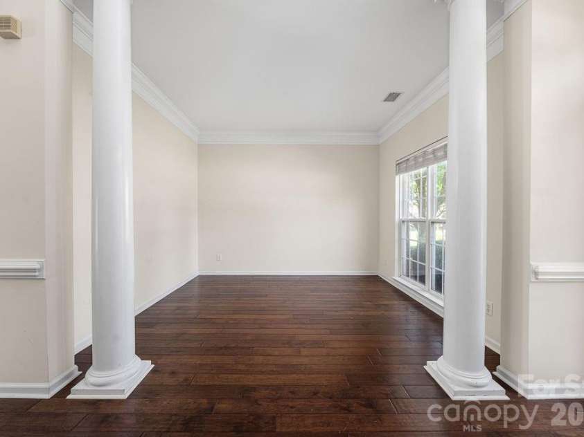9512 Autumn Applause Drive, Charlotte, NC 28277.  MLS# CAR4382664, YatesRealty ID 23395. 