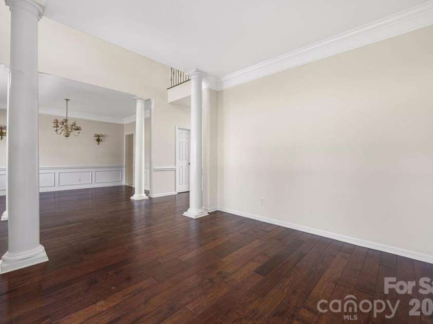 9512 Autumn Applause Drive, Charlotte, NC 28277.  MLS# CAR4382664, YatesRealty ID 23395. 