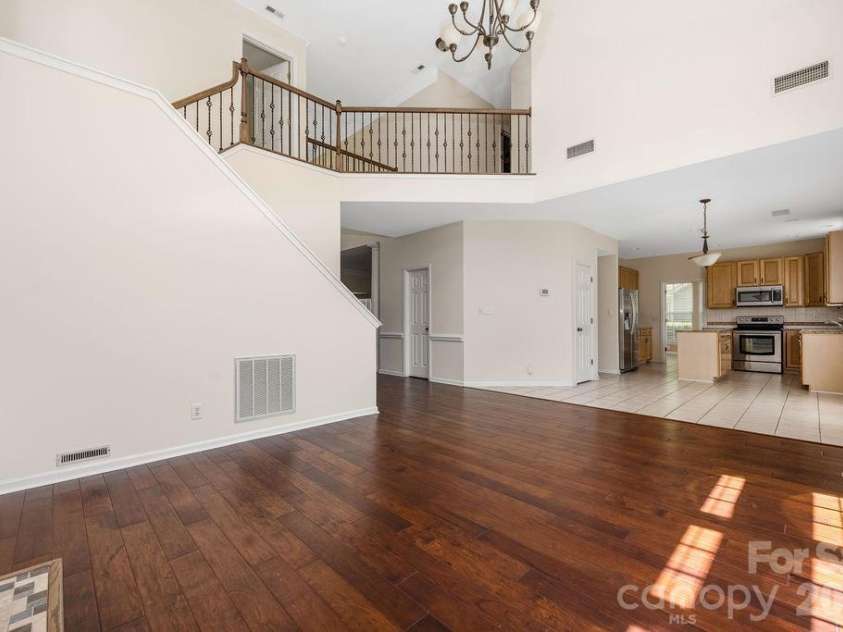 9512 Autumn Applause Drive, Charlotte, NC 28277.  MLS# CAR4382664, YatesRealty ID 23395. 