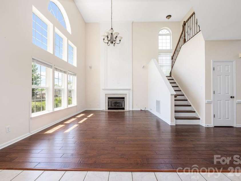 9512 Autumn Applause Drive, Charlotte, NC 28277.  MLS# CAR4382664, YatesRealty ID 23395. 