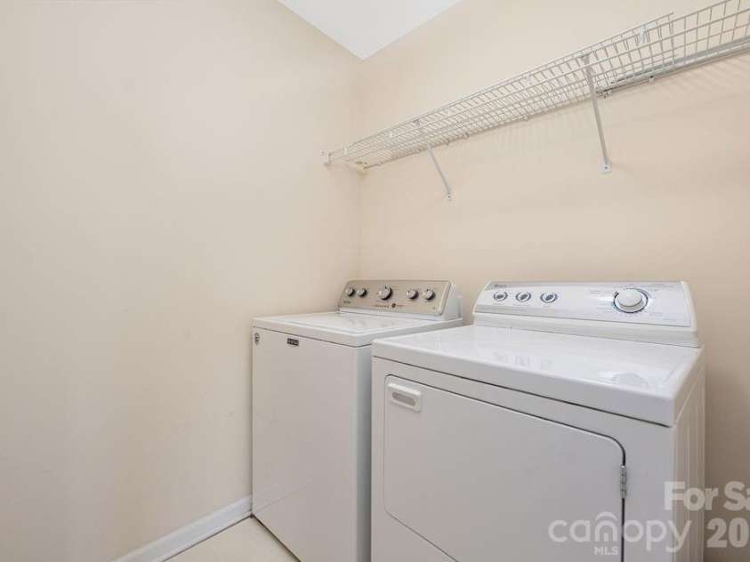 9512 Autumn Applause Drive, Charlotte, NC 28277.  MLS# CAR4382664, YatesRealty ID 23395. Laundry