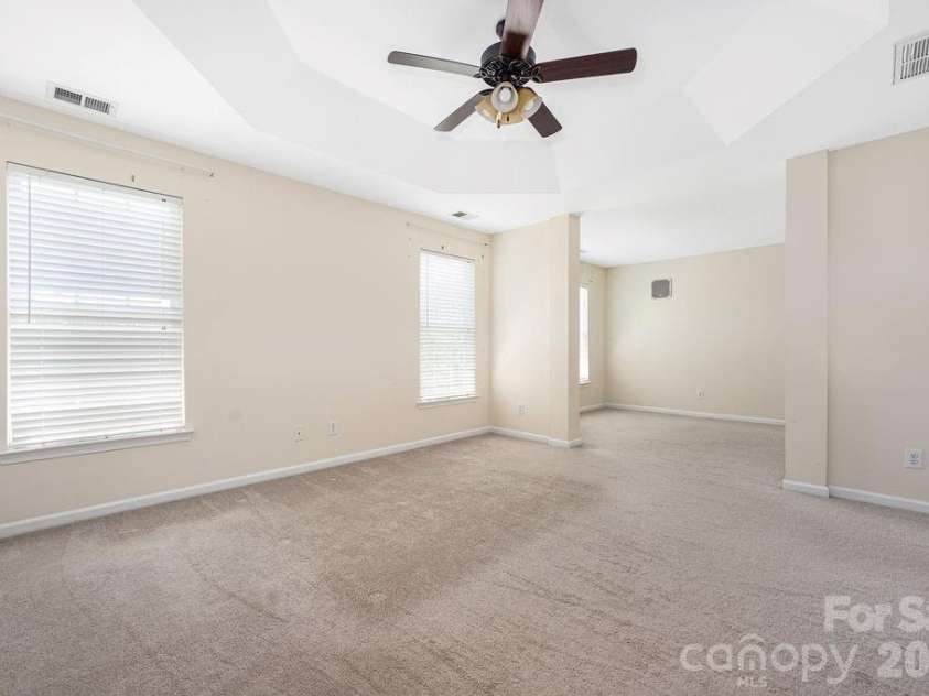 9512 Autumn Applause Drive, Charlotte, NC 28277.  MLS# CAR4382664, YatesRealty ID 23395. Primary bedroom