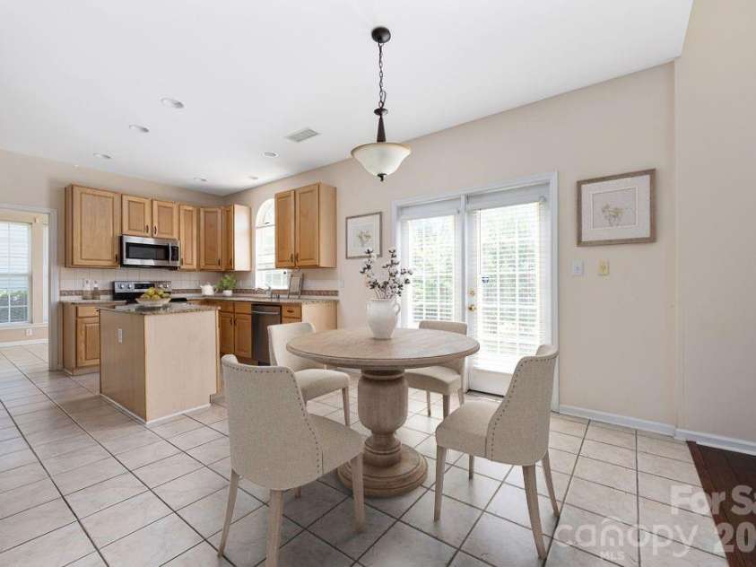 9512 Autumn Applause Drive, Charlotte, NC 28277.  MLS# CAR4382664, YatesRealty ID 23395. Virtually staged