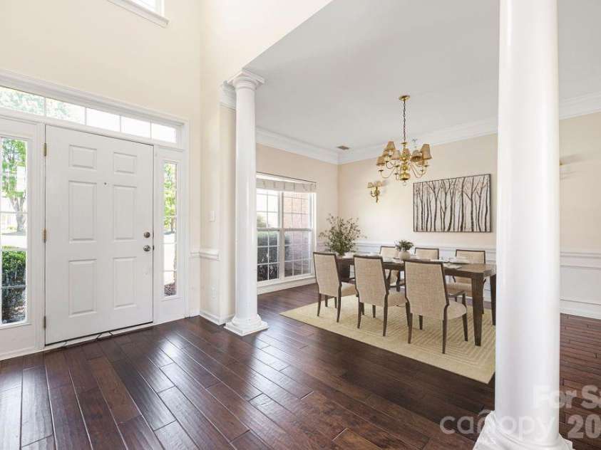 9512 Autumn Applause Drive, Charlotte, NC 28277.  MLS# CAR4382664, YatesRealty ID 23395. Virtually Staged