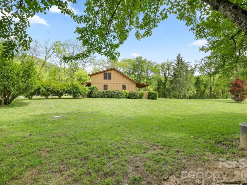 300 Bugle Boy Drive, Cullowhee, NC 28723.  MLS# CAR4383364, YatesRealty ID 23396. 