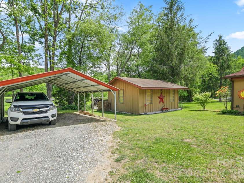 300 Bugle Boy Drive, Cullowhee, NC 28723.  MLS# CAR4383364, YatesRealty ID 23396. 
