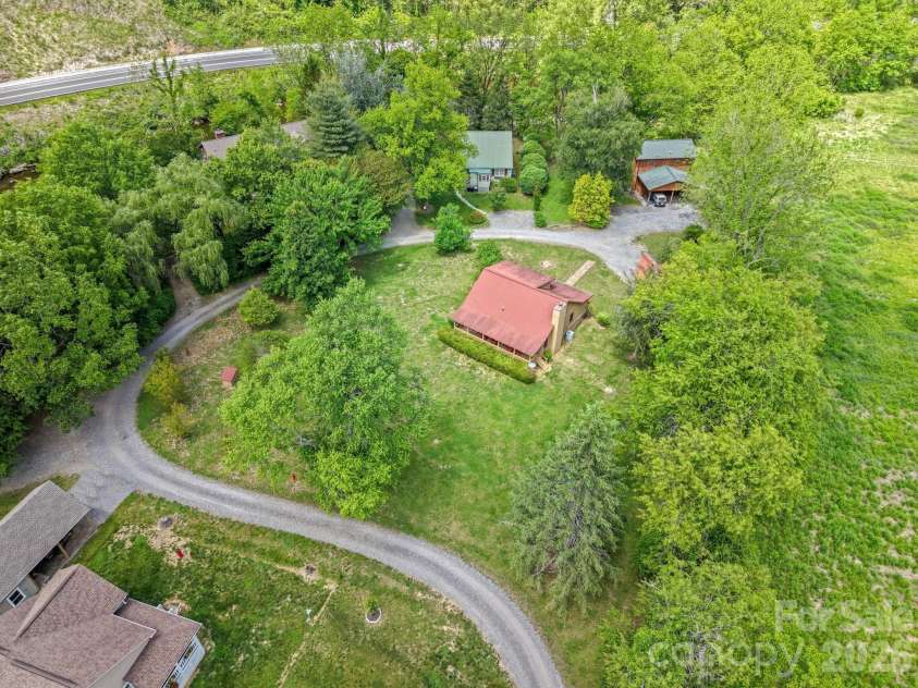 300 Bugle Boy Drive, Cullowhee, NC 28723.  MLS# CAR4383364, YatesRealty ID 23396. 