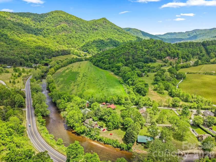 300 Bugle Boy Drive, Cullowhee, NC 28723.  MLS# CAR4383364, YatesRealty ID 23396. 