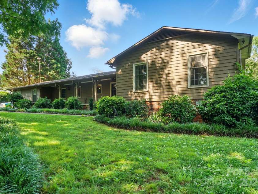 3135 Lake Shore Road, Denver, NC 28037.  MLS# CAR4270161, YatesRealty ID 23396. 