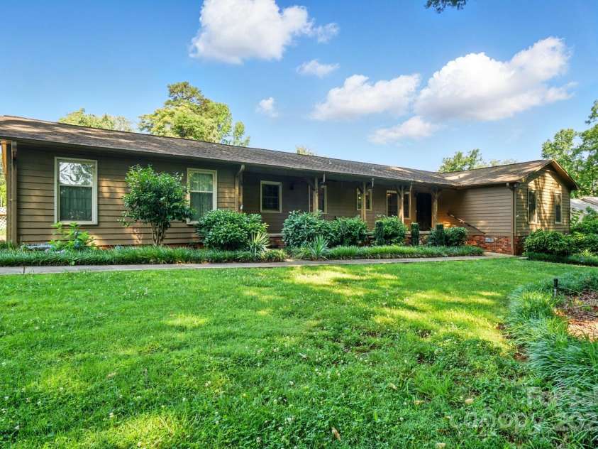 3135 Lake Shore Road, Denver, NC 28037.  MLS# CAR4270161, YatesRealty ID 23396. 