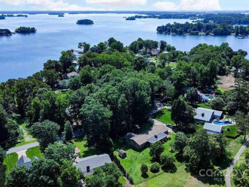 3135 Lake Shore Road, Denver, NC 28037.  MLS# CAR4270161, YatesRealty ID 23396. 