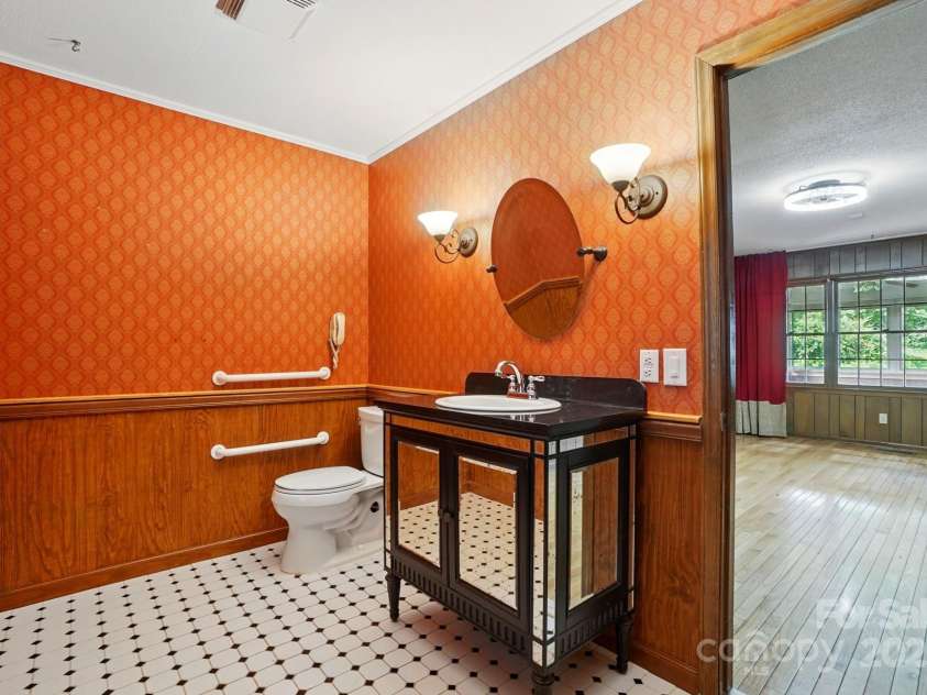 3135 Lake Shore Road, Denver, NC 28037.  MLS# CAR4270161, YatesRealty ID 23396. 