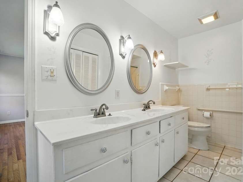 3135 Lake Shore Road, Denver, NC 28037.  MLS# CAR4270161, YatesRealty ID 23396. 