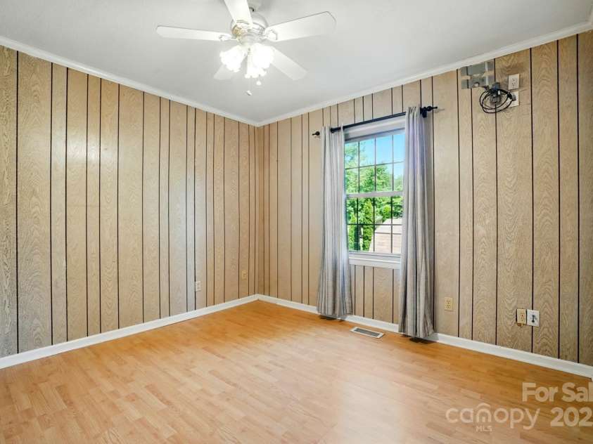 3135 Lake Shore Road, Denver, NC 28037.  MLS# CAR4270161, YatesRealty ID 23396. 