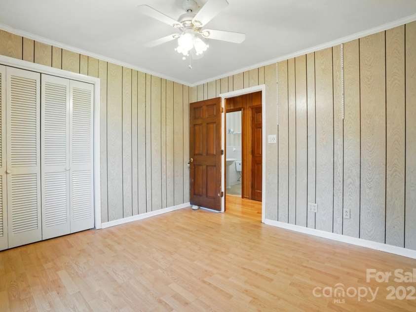 3135 Lake Shore Road, Denver, NC 28037.  MLS# CAR4270161, YatesRealty ID 23396. 