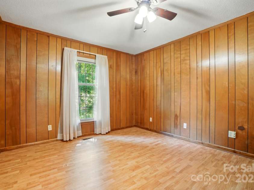 3135 Lake Shore Road, Denver, NC 28037.  MLS# CAR4270161, YatesRealty ID 23396. 