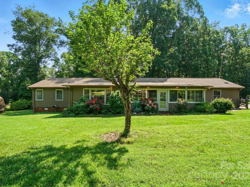 3135 Lake Shore Road, Denver, NC 28037.  MLS# CAR4270161, YatesRealty ID 23396. 