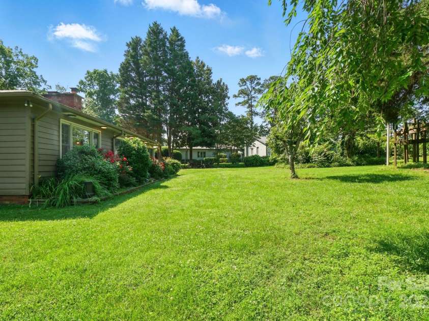 3135 Lake Shore Road, Denver, NC 28037.  MLS# CAR4270161, YatesRealty ID 23396. 