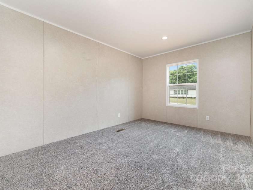 5090 Beaver Dam Way, Bessemer City, NC 28016.  MLS# CAR4266608, YatesRealty ID 23398. 