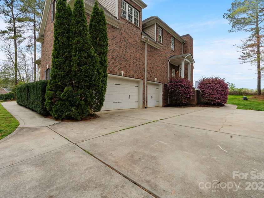 116 Whispering Cove Court, Mooresville, NC 28117.  MLS# CAR4242039, YatesRealty ID 23399. 