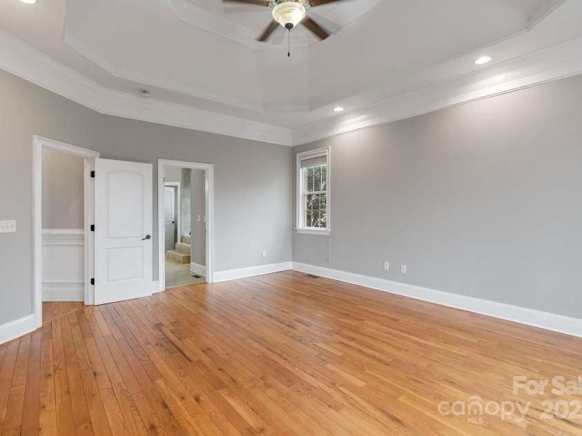 116 Whispering Cove Court, Mooresville, NC 28117.  MLS# CAR4242039, YatesRealty ID 23399. Tray Ceilings