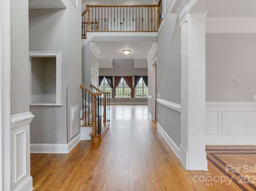 116 Whispering Cove Court, Mooresville, NC 28117.  MLS# CAR4242039, YatesRealty ID 23399. Welcoming Foyer
