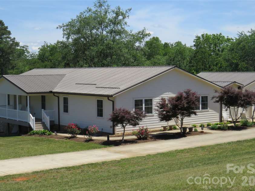 460 Sunset Street, Granite Falls, NC 28630.  MLS# CAR4382818, YatesRealty ID 23399. 