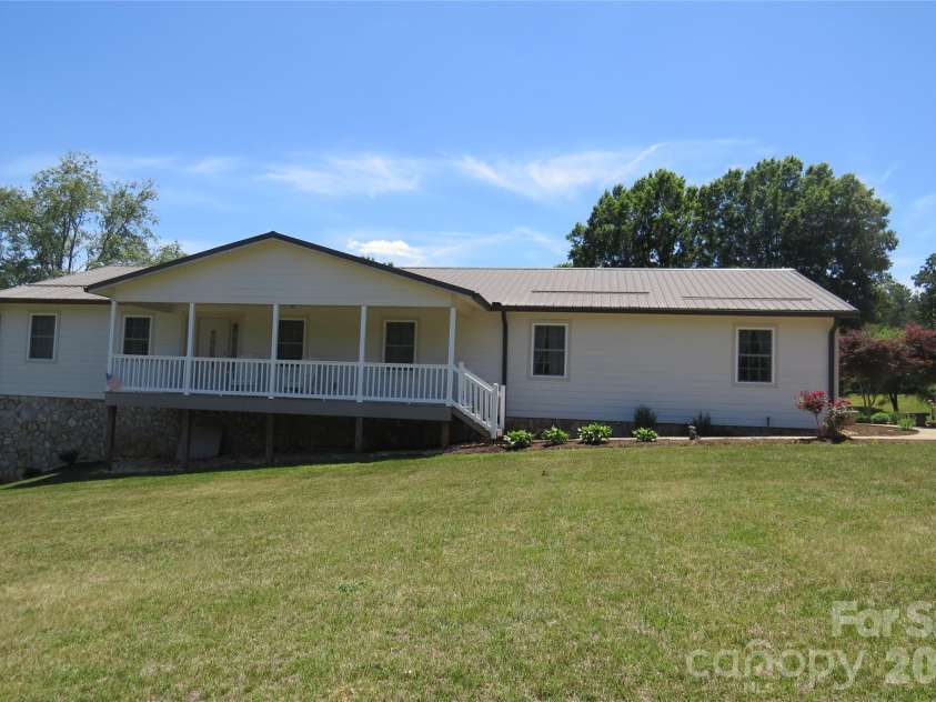460 Sunset Street, Granite Falls, NC 28630.  MLS# CAR4382818, YatesRealty ID 23399. 