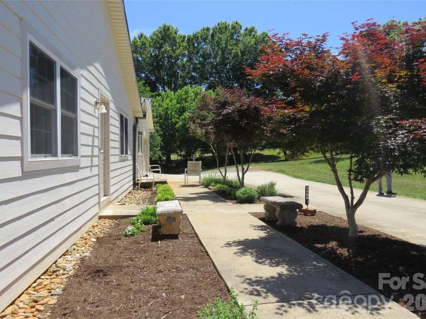 460 Sunset Street, Granite Falls, NC 28630.  MLS# CAR4382818, YatesRealty ID 23399. 