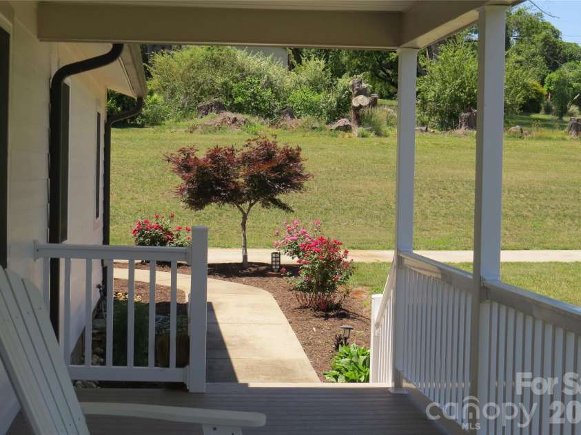 460 Sunset Street, Granite Falls, NC 28630.  MLS# CAR4382818, YatesRealty ID 23399. 