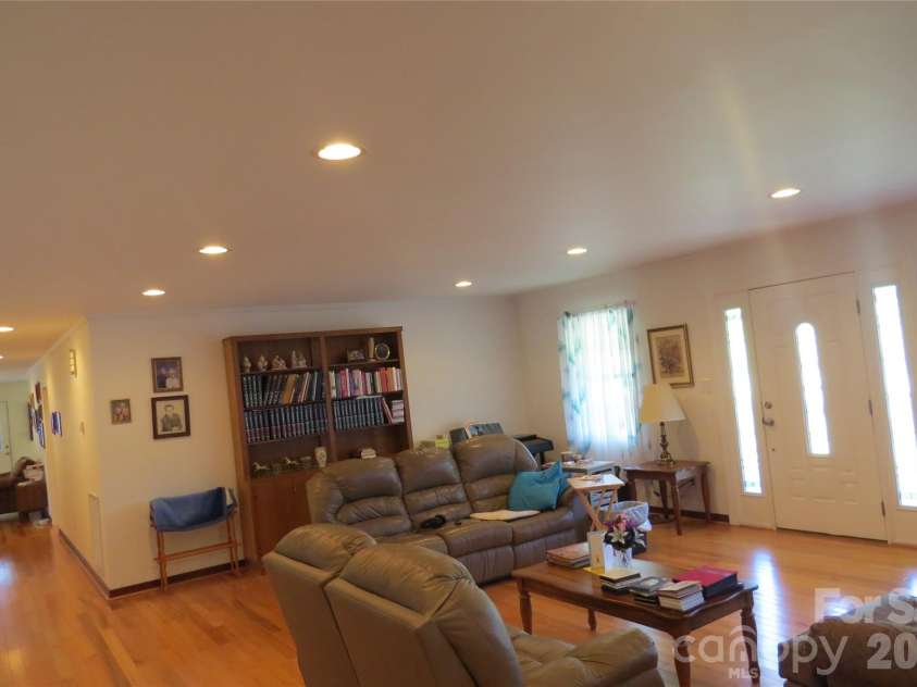 460 Sunset Street, Granite Falls, NC 28630.  MLS# CAR4382818, YatesRealty ID 23399. 