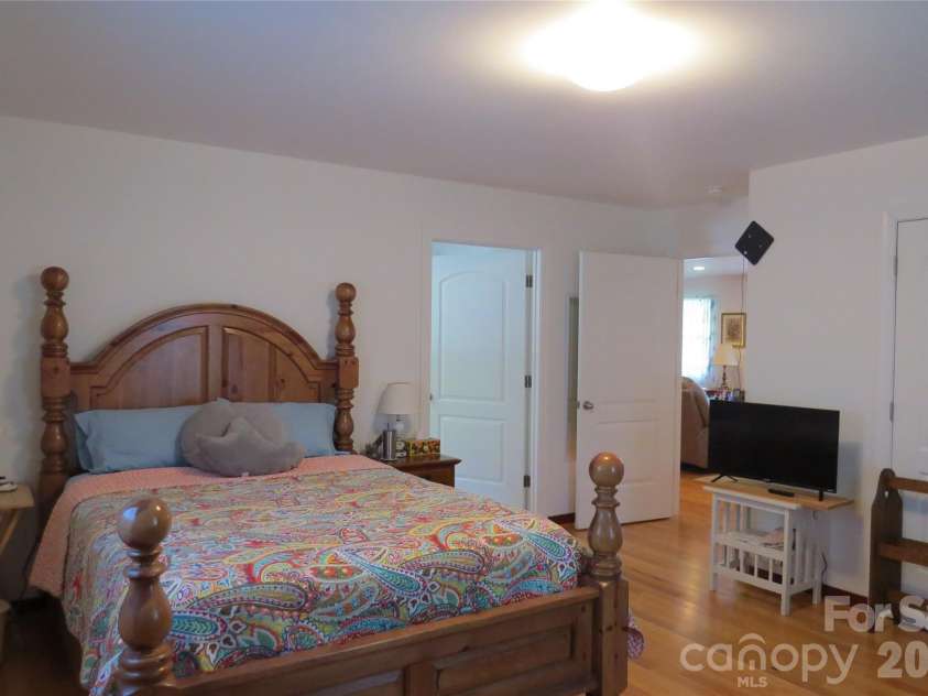 460 Sunset Street, Granite Falls, NC 28630.  MLS# CAR4382818, YatesRealty ID 23399. 