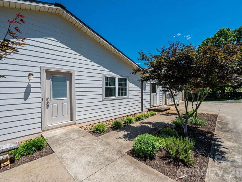 460 Sunset Street, Granite Falls, NC 28630.  MLS# CAR4382818, YatesRealty ID 23399. 