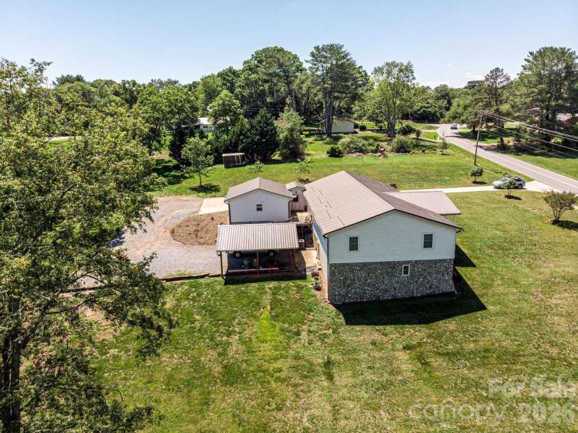 460 Sunset Street, Granite Falls, NC 28630.  MLS# CAR4382818, YatesRealty ID 23399. 