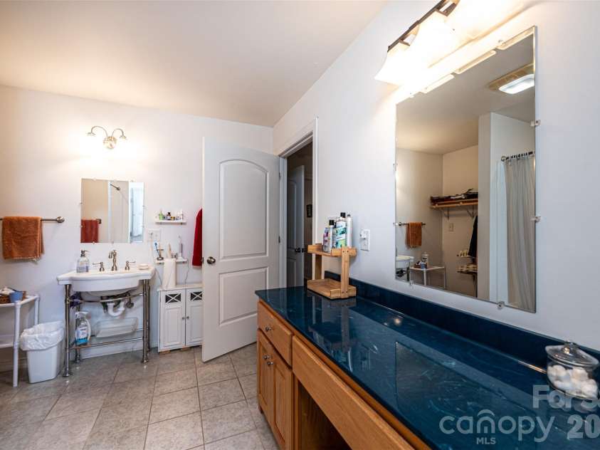 460 Sunset Street, Granite Falls, NC 28630.  MLS# CAR4382818, YatesRealty ID 23399. Bathroom 1