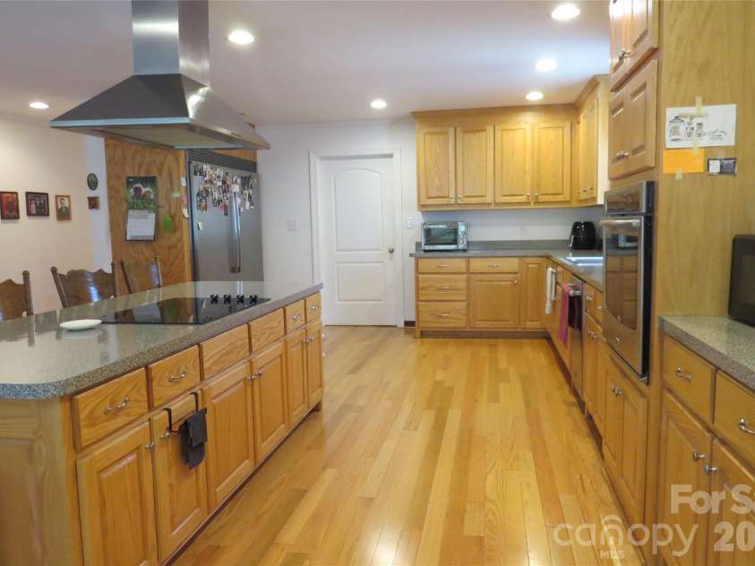 460 Sunset Street, Granite Falls, NC 28630.  MLS# CAR4382818, YatesRealty ID 23399. Kitchen