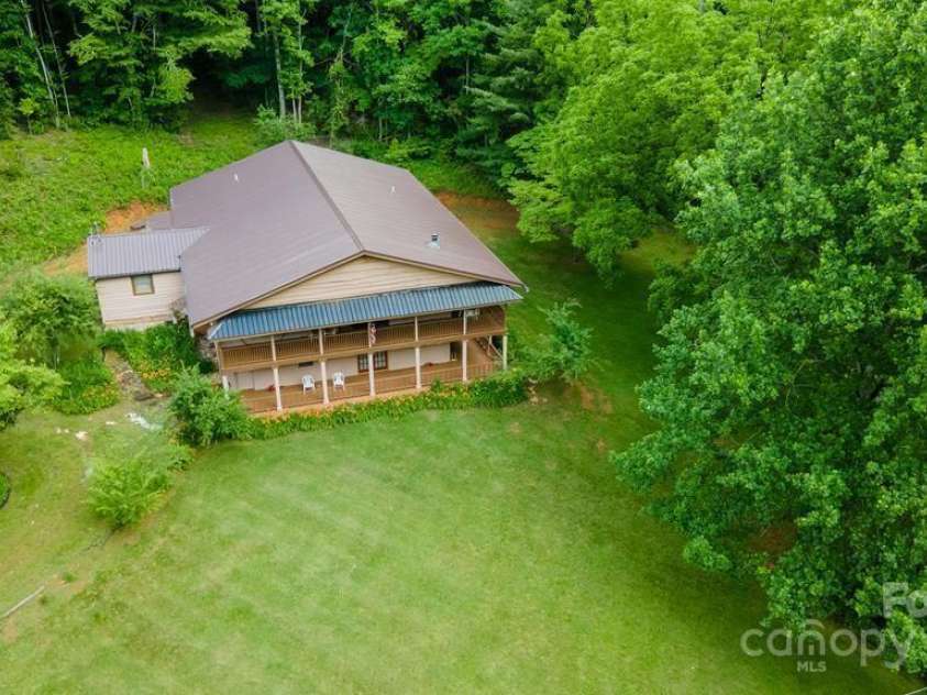 715 Anderson Creek Road, Franklin, NC 28734.  MLS# CAR4193373, YatesRealty ID 234. 