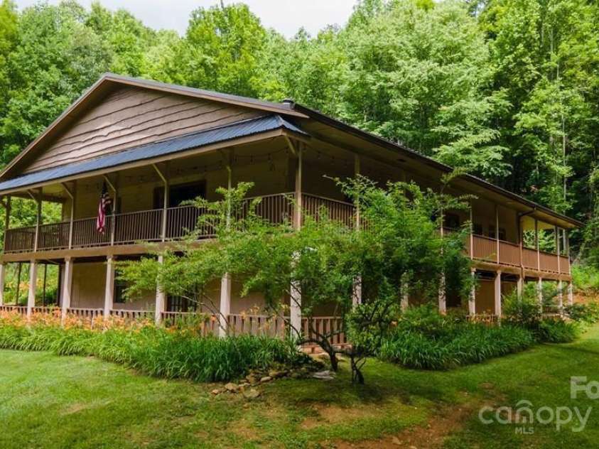 715 Anderson Creek Road, Franklin, NC 28734.  MLS# CAR4193373, YatesRealty ID 234. 