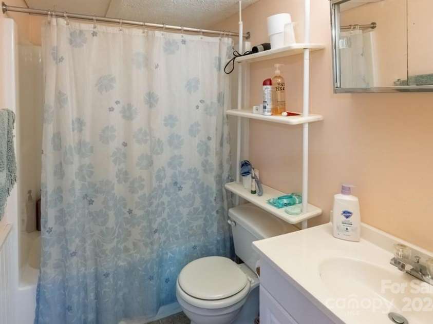 715 Anderson Creek Road, Franklin, NC 28734.  MLS# CAR4193373, YatesRealty ID 234. 