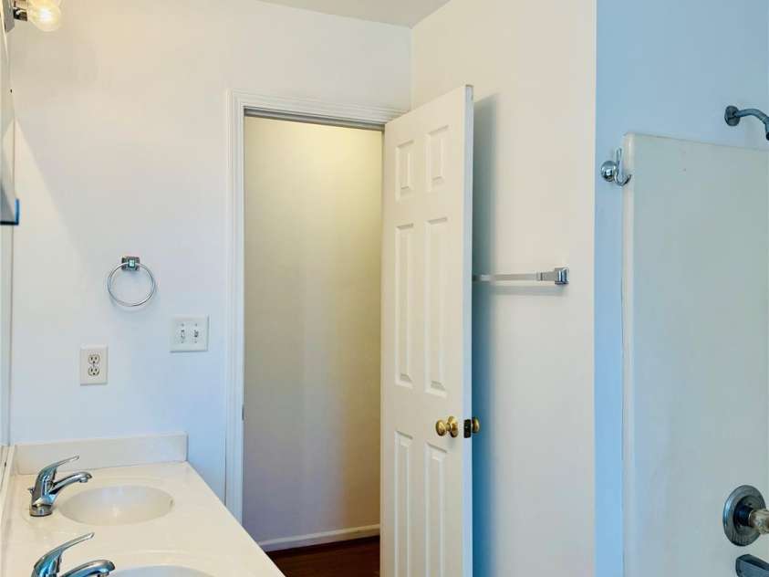 7411 Gate Key Court, Stanley, NC 28164.  MLS# CAR4335011, YatesRealty ID 2340. 2nd Bathroom view to entrance.