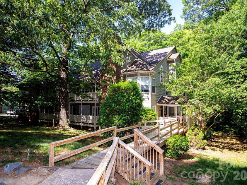 6500 Clavell Lane, Charlotte, NC 28210.  MLS# CAR4379511, YatesRealty ID 23401. 