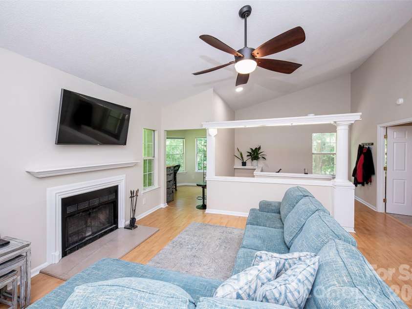 6500 Clavell Lane, Charlotte, NC 28210.  MLS# CAR4379511, YatesRealty ID 23401. 