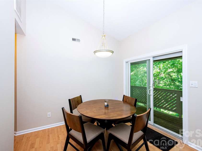 6500 Clavell Lane, Charlotte, NC 28210.  MLS# CAR4379511, YatesRealty ID 23401. Dining Room