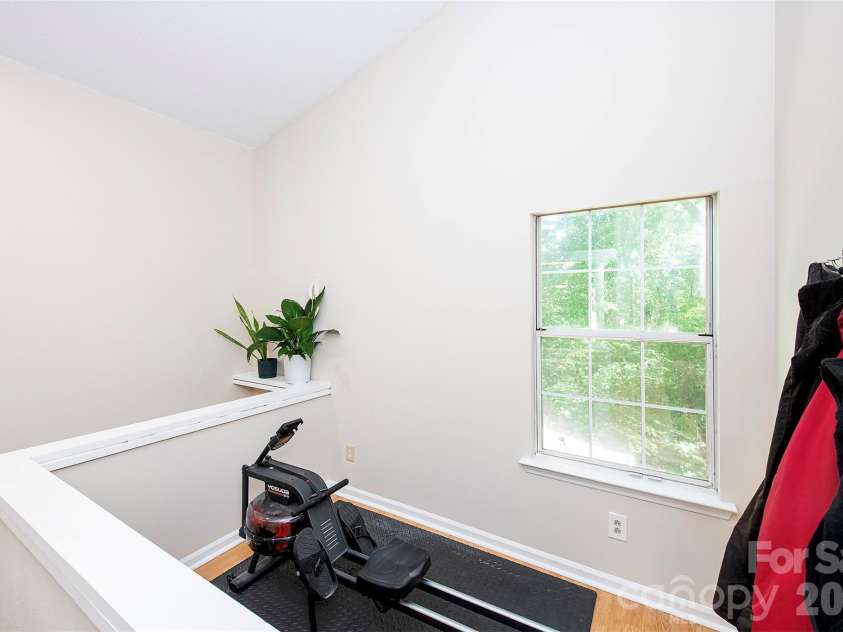 6500 Clavell Lane, Charlotte, NC 28210.  MLS# CAR4379511, YatesRealty ID 23401. Landing is perfect for flex space