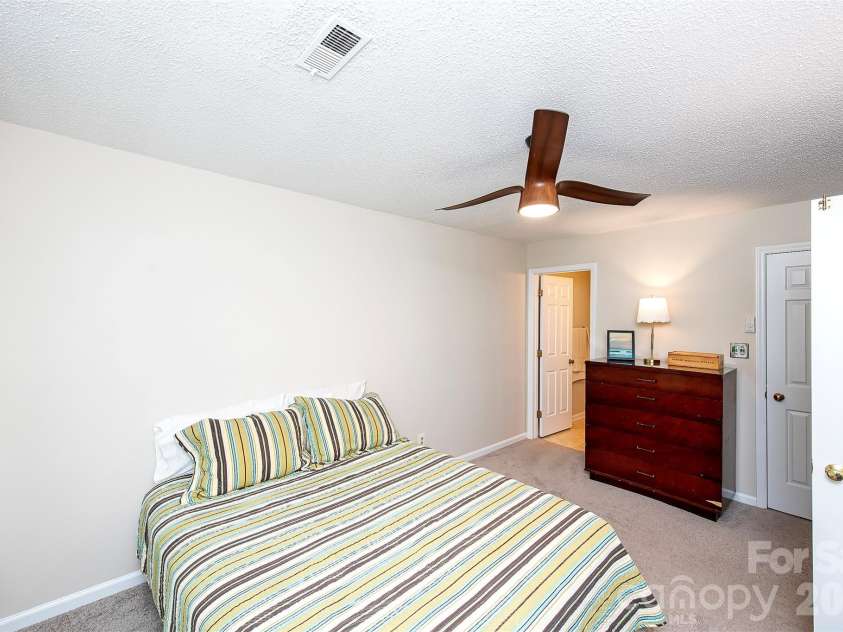 6500 Clavell Lane, Charlotte, NC 28210.  MLS# CAR4379511, YatesRealty ID 23401. Spacious Bedroom